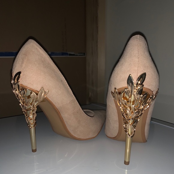Shoe Dazzle Shoes - Beautiful Nude Gold Embellished Heels
